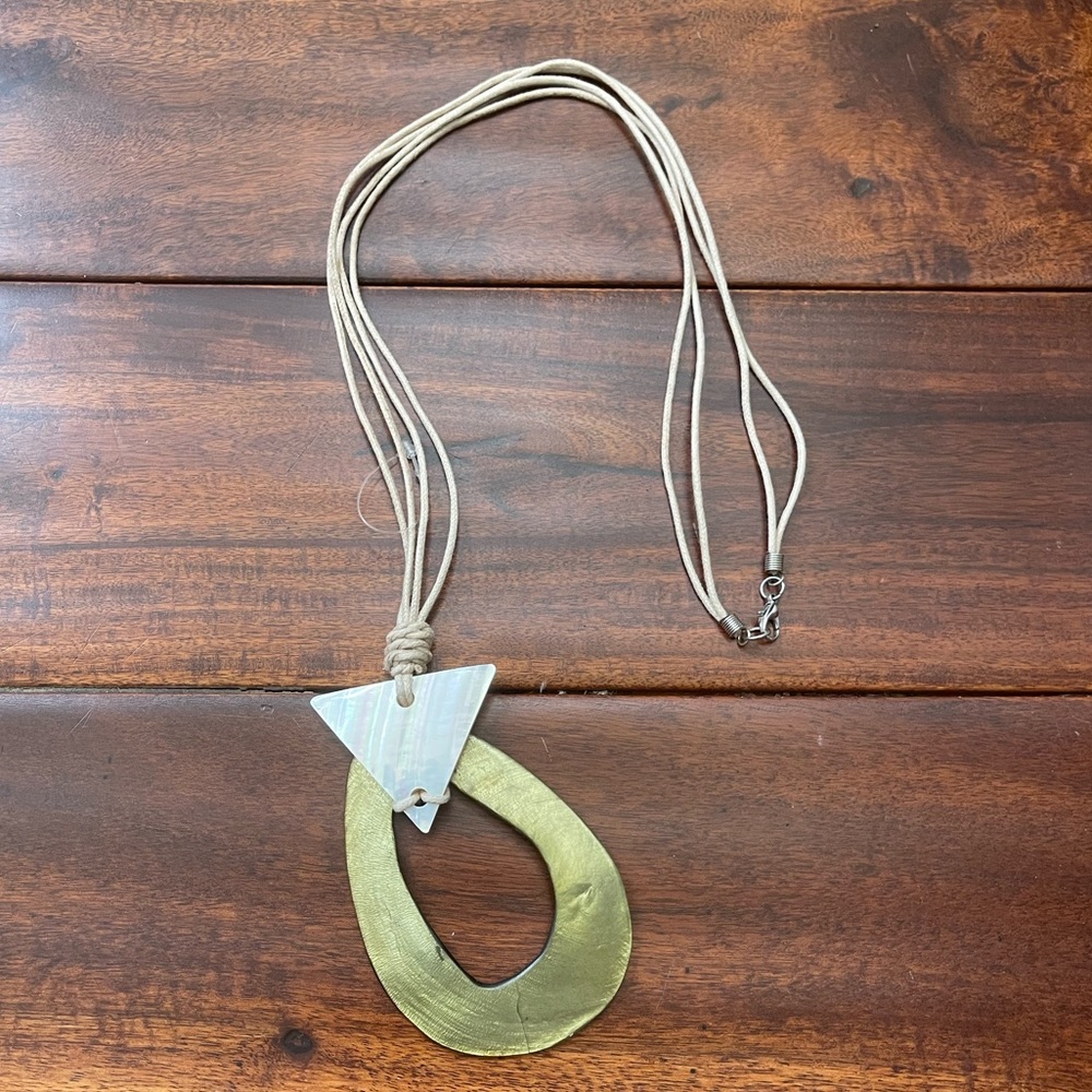 Olive Retro Resin Long Necklace